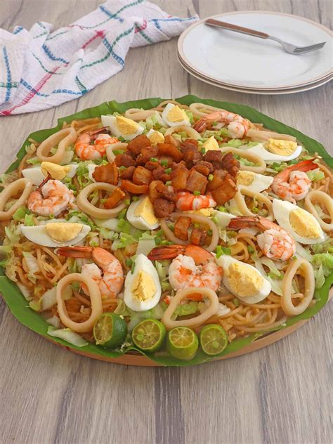 Pancit Malabon .